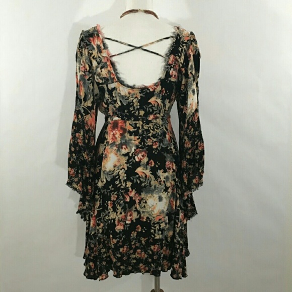 SOLD !People Rare Boho Floral Bell Sleeve Dress - Picture 9 of 12